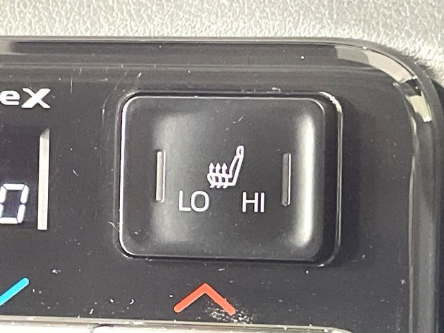 Toyota Noah 7