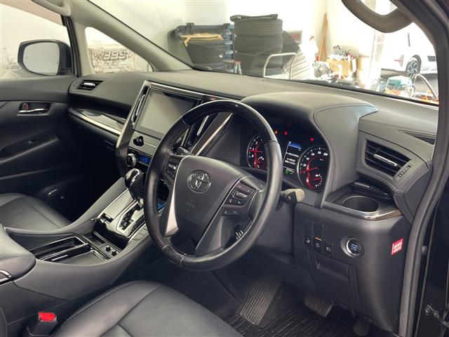 Toyota Vellfire 11