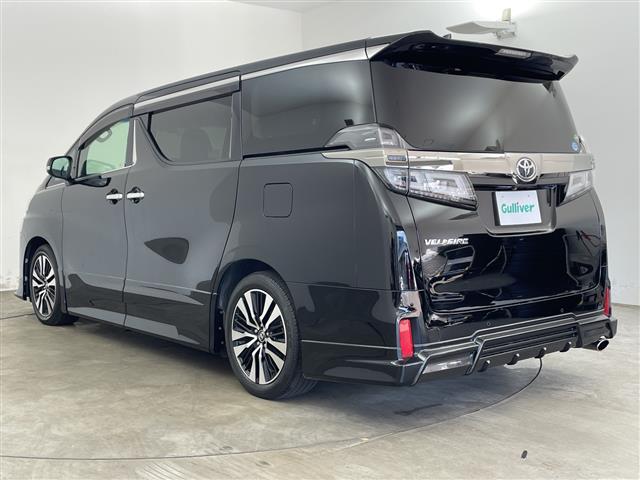 Toyota Vellfire 3