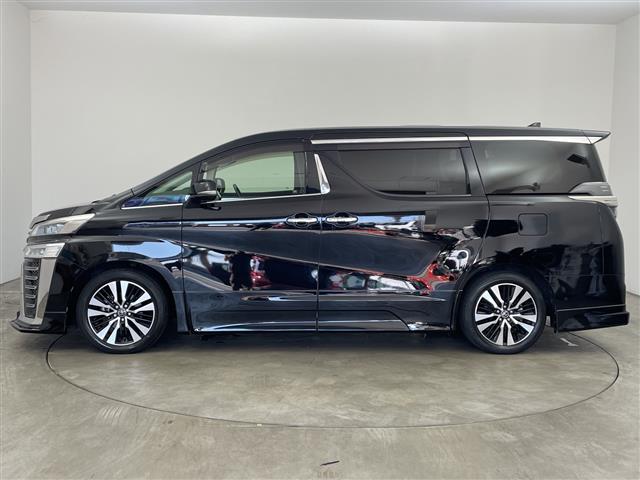 Toyota Vellfire 8