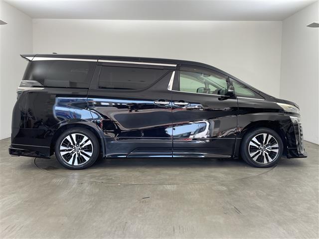 Toyota Vellfire 9