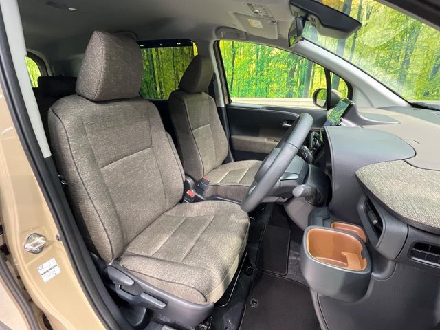 Toyota Sienta 8