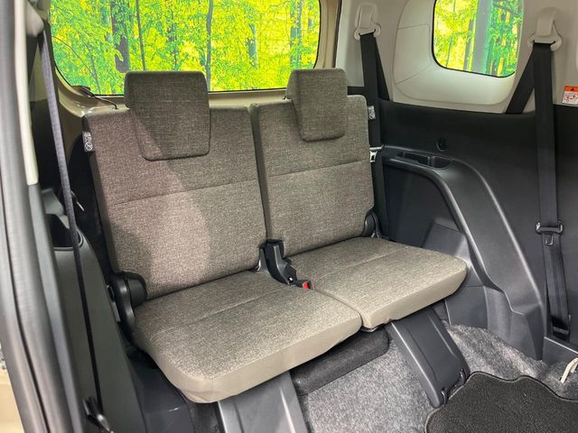 Toyota Sienta 10