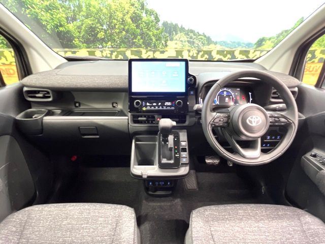 Toyota Sienta 2