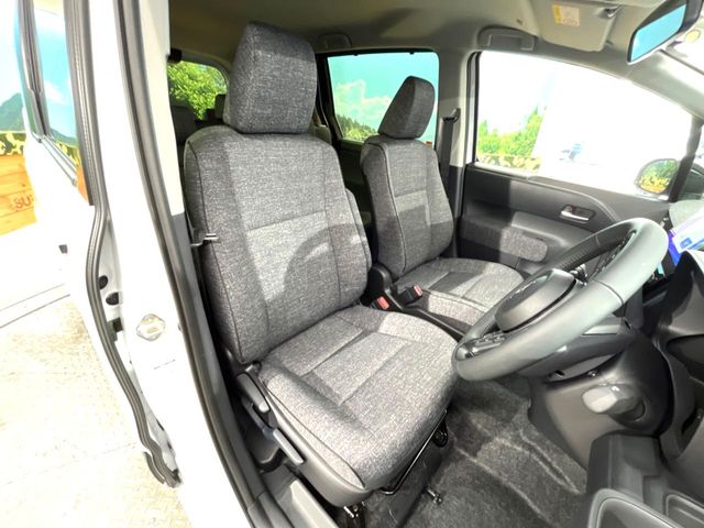 Toyota Sienta 8