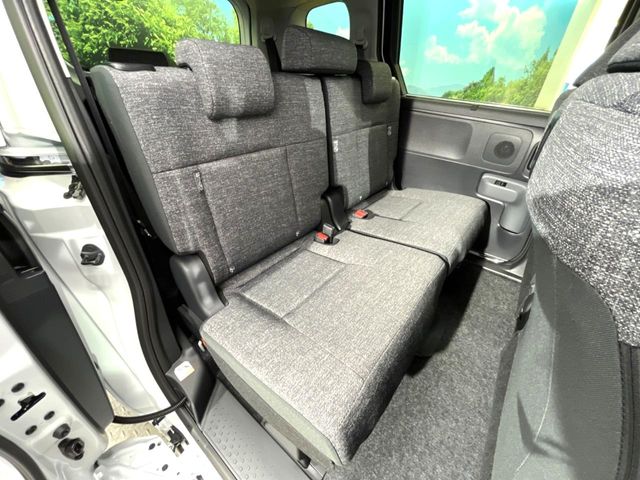 Toyota Sienta 9
