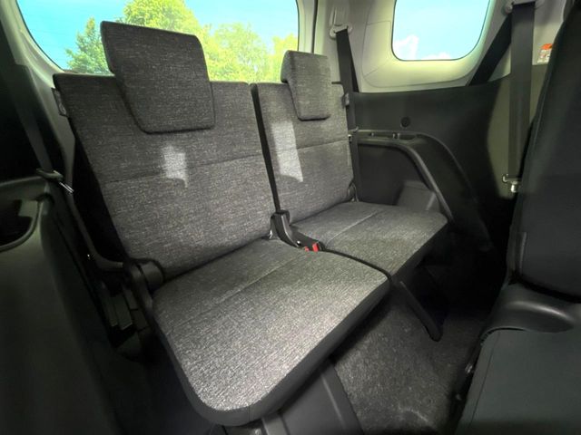 Toyota Sienta 10