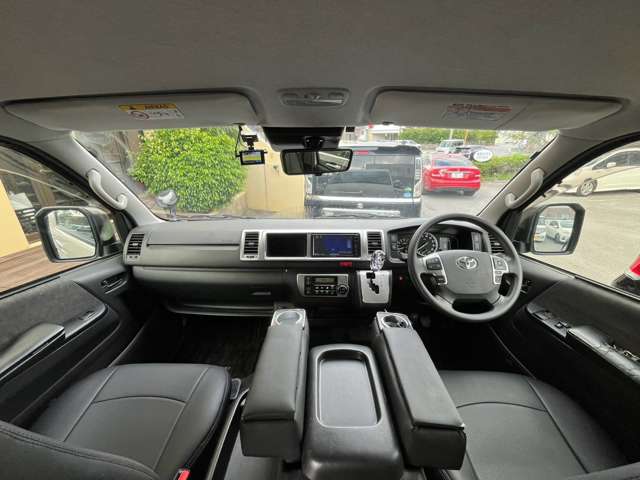 Toyota Hiace 11