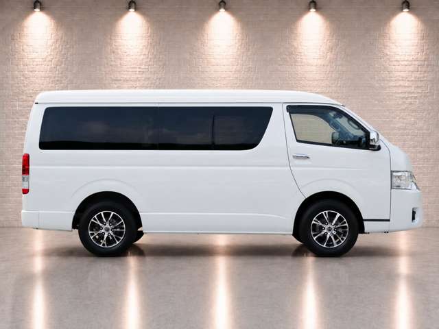 Toyota Hiace 5