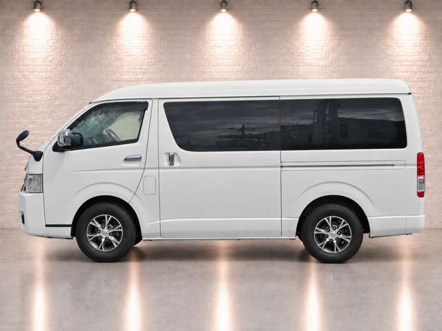 Toyota Hiace 7