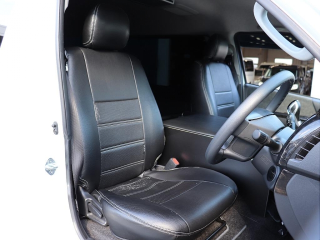 Toyota Hiace 12