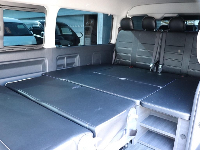 Toyota Hiace 4