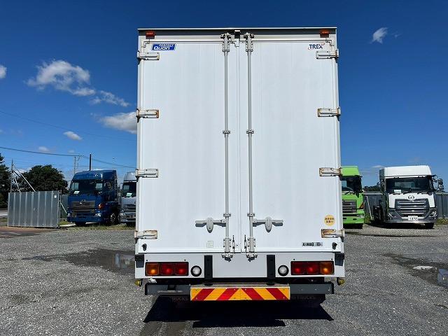 UD Trucks Quon 8