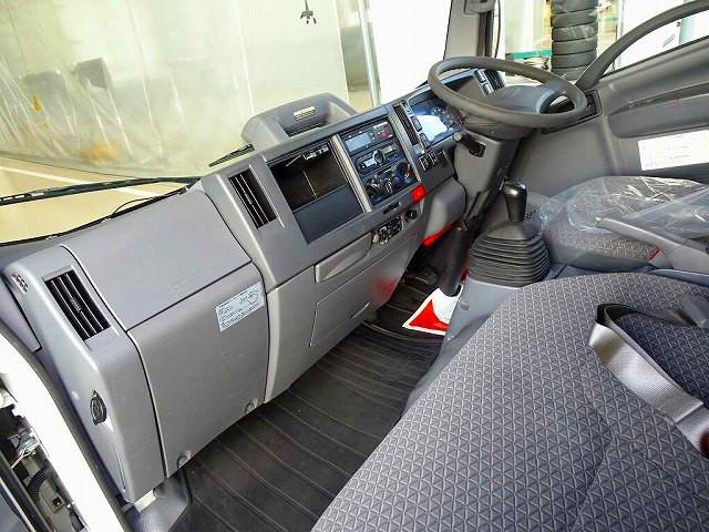 Isuzu Elf 8