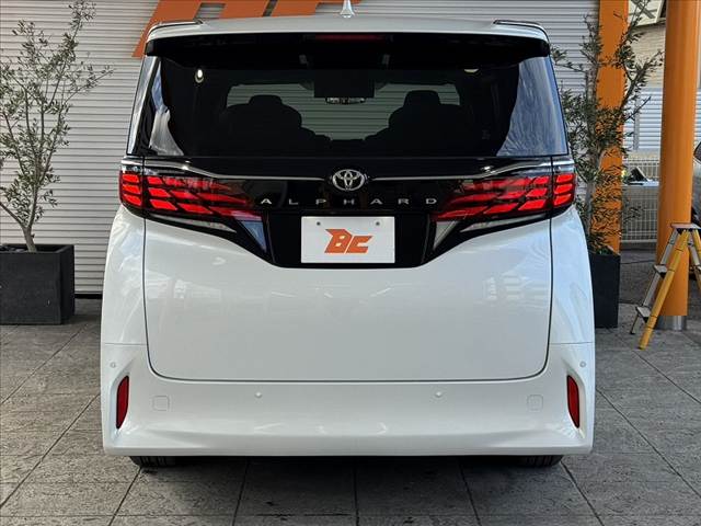 Toyota Alphard 12