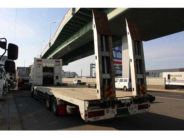 Mitsubishi Fuso Super Great 4
