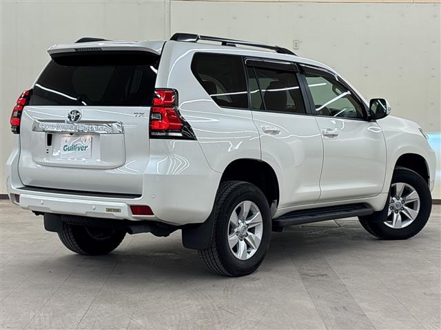 Toyota Land Cruiser Prado 6