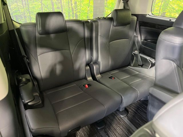 Toyota Alphard 11