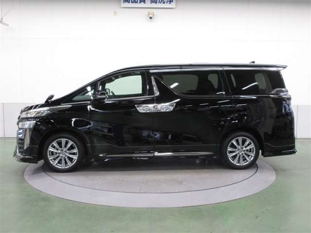 Toyota Vellfire 4