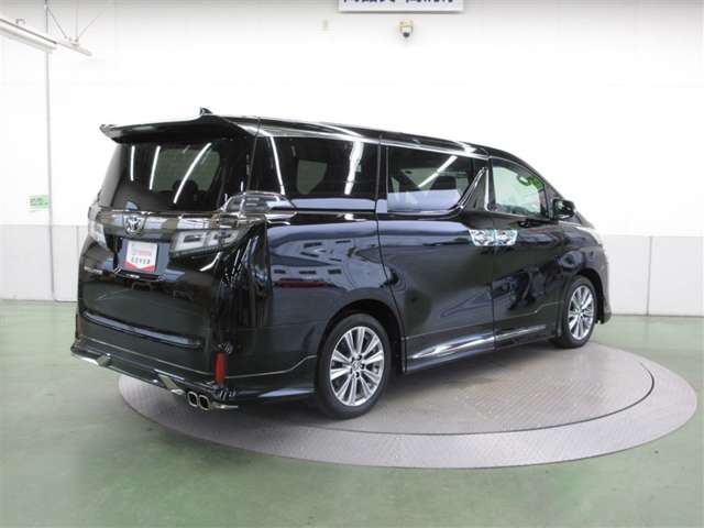 Toyota Vellfire 6