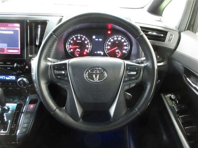Toyota Vellfire 9