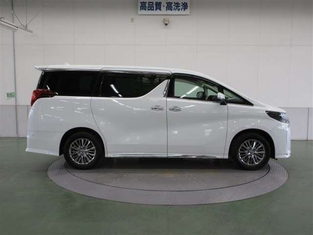 Toyota Alphard 5