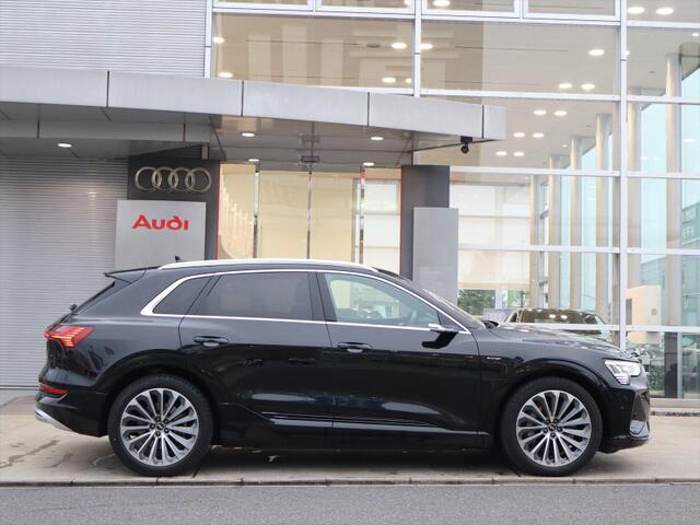 Audi e-tron 8