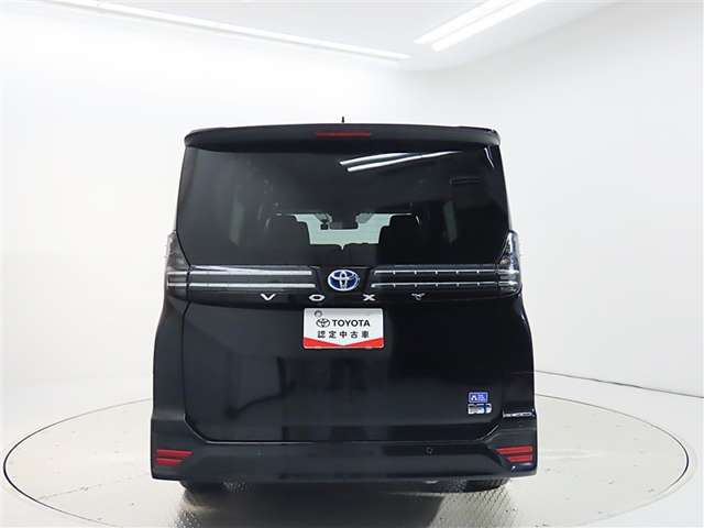 Toyota Voxy 4