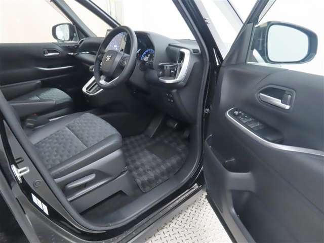 Toyota Voxy 10