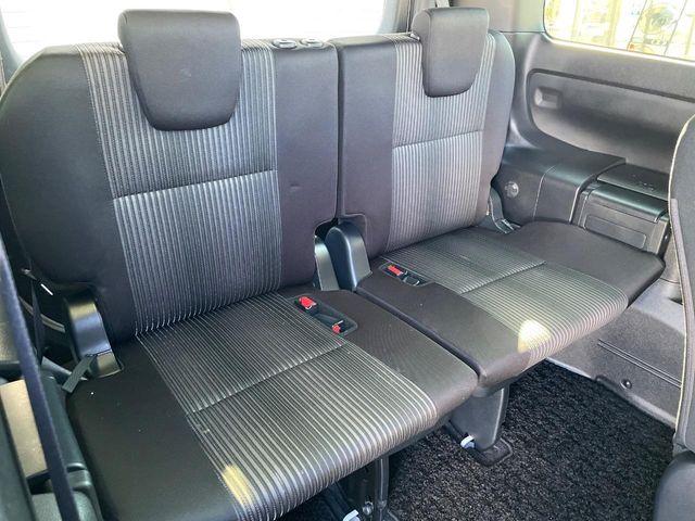 Toyota Voxy 10