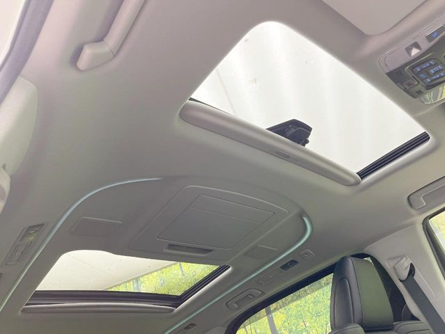 Toyota Alphard 3