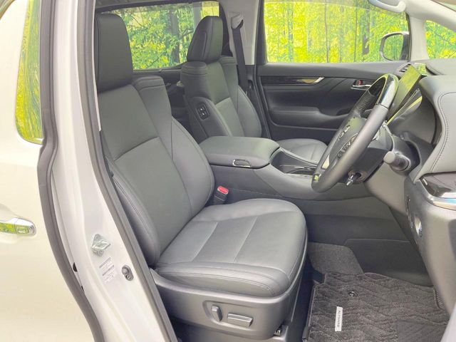 Toyota Alphard 8