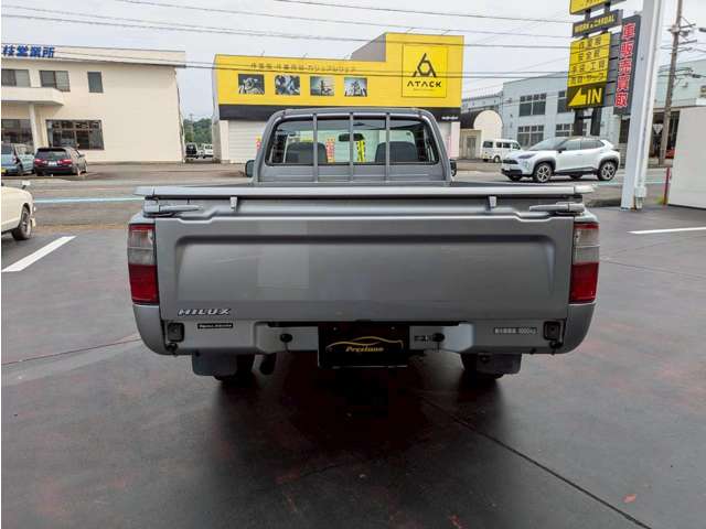 Toyota Hilux 6