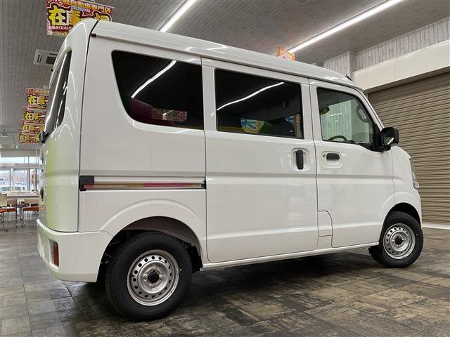 Nissan NV100 Clipper 11