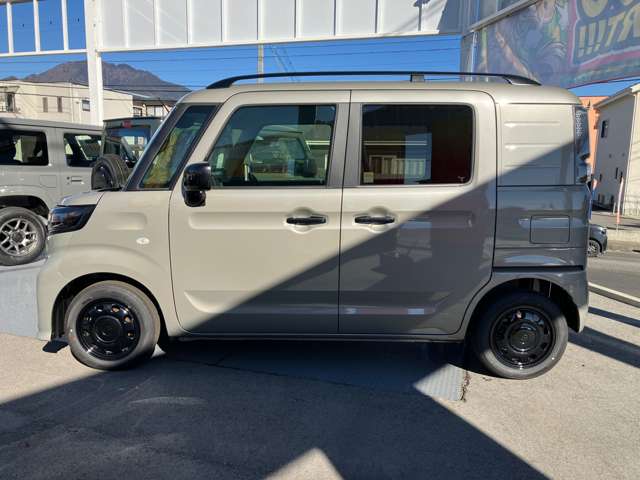 Suzuki Spacia Base 6