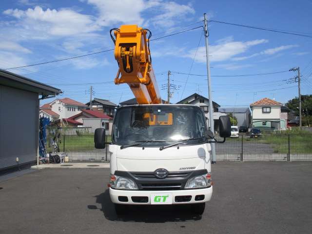 Hino Dutro 6