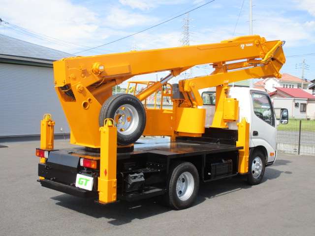 Hino Dutro 10