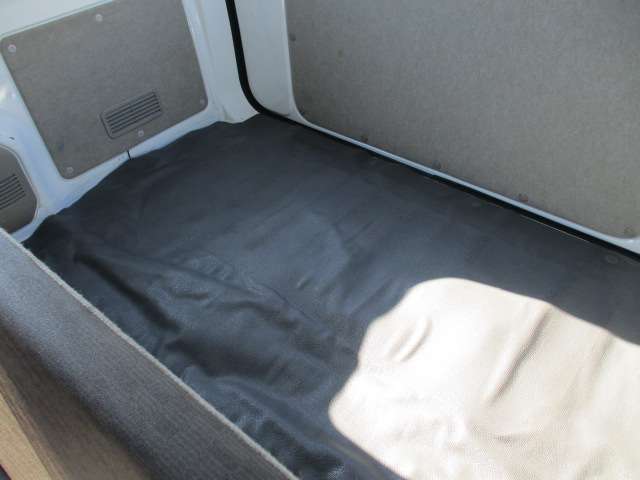 Nissan NV100 Clipper 12