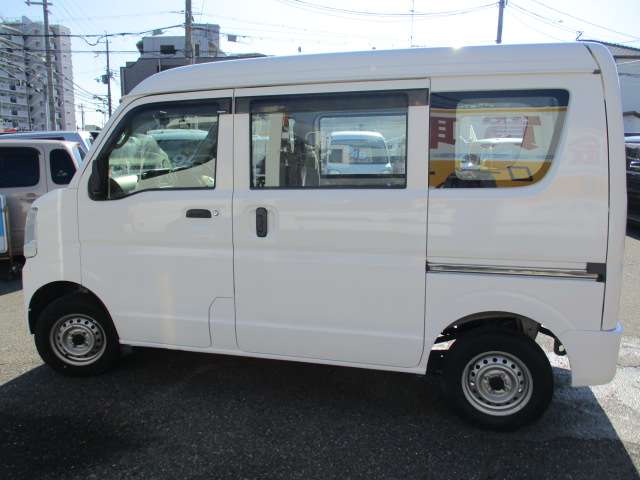 Nissan NV100 Clipper 4