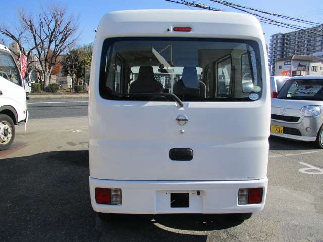 Nissan NV100 Clipper 6