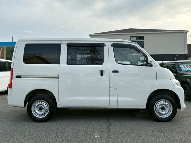 Toyota Town Ace Van 3