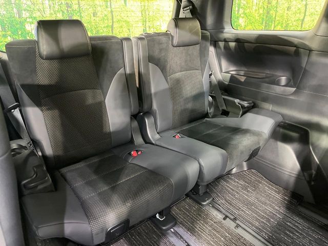 Toyota Vellfire 10