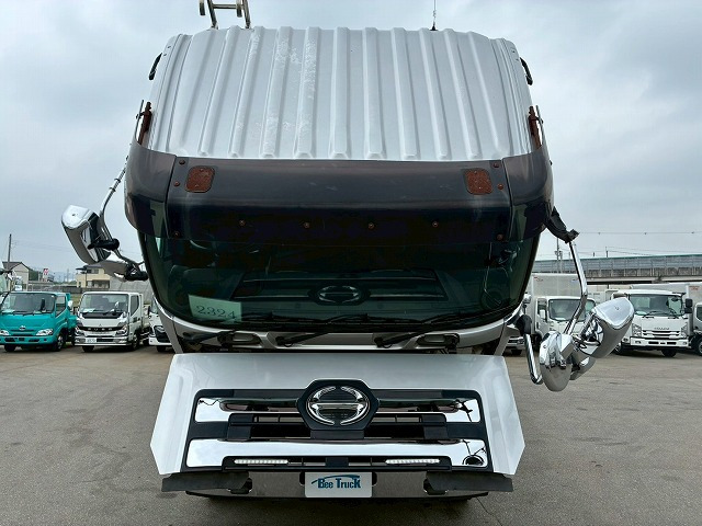 Hino Profia 11