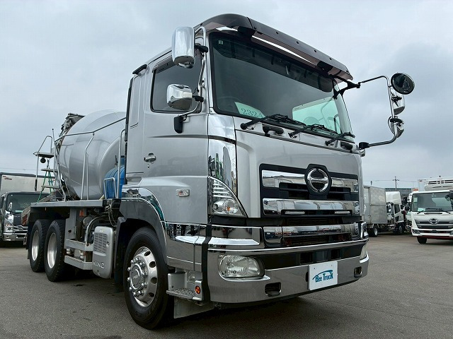 Hino Profia 2