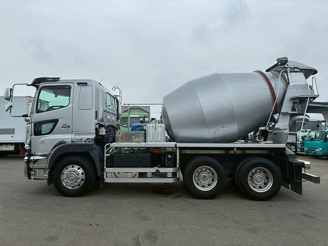 Hino Profia 9