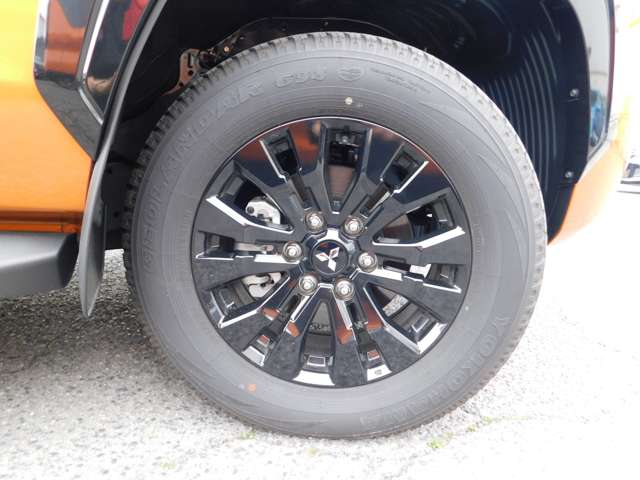 Mitsubishi Triton 4