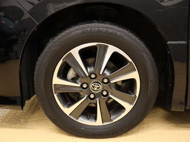 Toyota Voxy 12