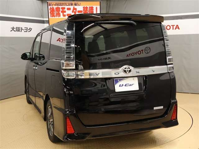 Toyota Voxy 4