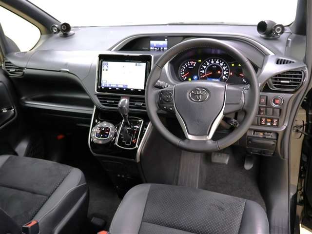 Toyota Voxy 5