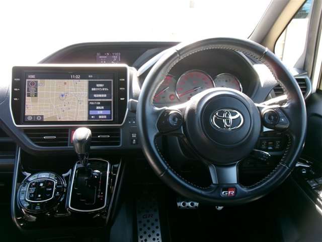 Toyota Voxy 4